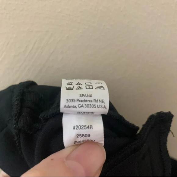 Spanx The Perfect Pant, Slim Straight in Classic Black Size Small - Picture 12 of 12